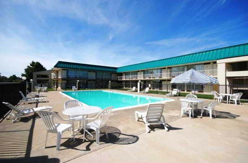 Econo Lodge Cave City Exterior foto